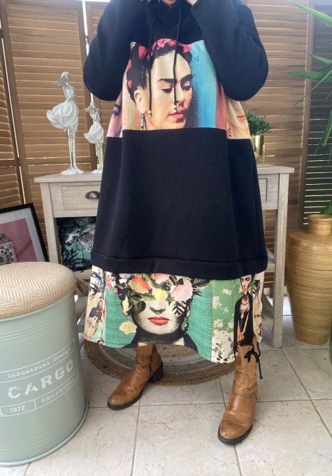 Robe longue à capuche noire molletonnée & suédine Frida Kahlo du 40 au 50