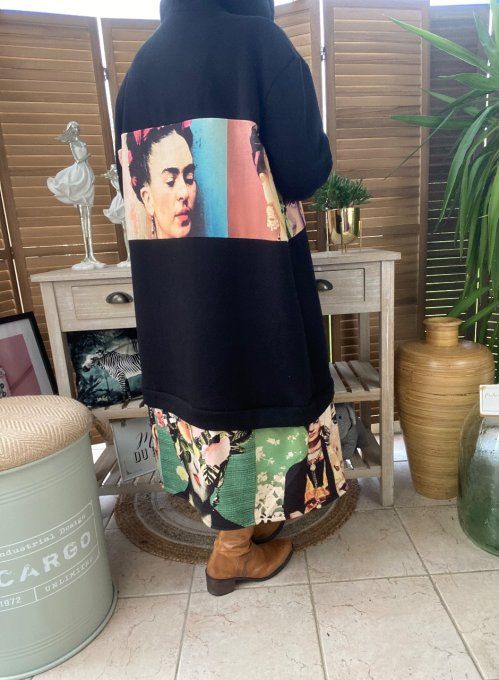 Robe longue à capuche noire molletonnée & suédine Frida Kahlo du 40 au 50