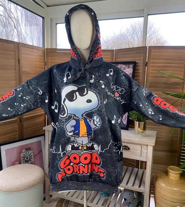 Sweat à capuche noir Love Snoopy strass argentés du 40 au 50/52