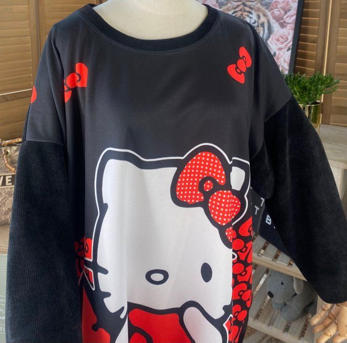 Sweat manches longues satiné et velours noir Hello Kitty du 40 au 50 