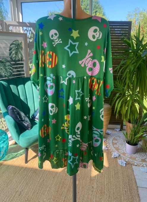 Robe trapèze courte verte Mexican Skulls  & étoiles multicolores du 40 au 52 