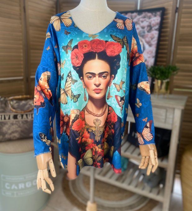 Top ample col v bleu Frida Kahlo & les Papillons du 40 au 50/52  