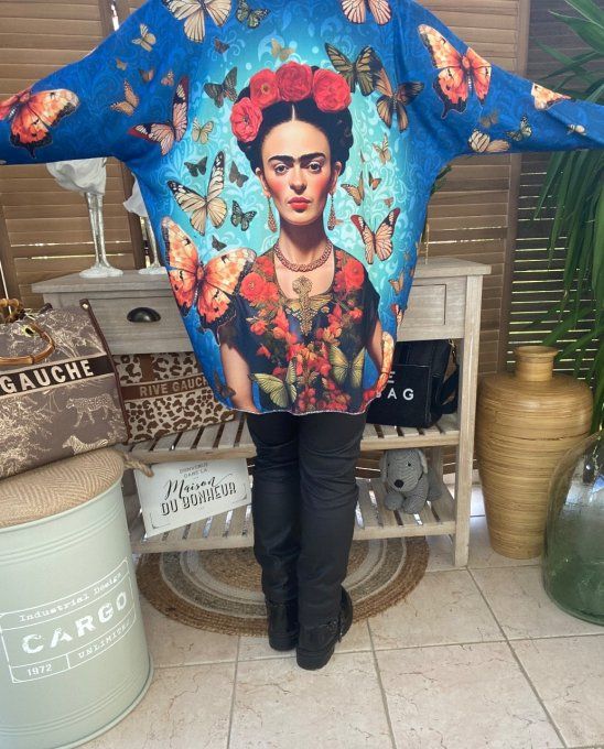 Top ample col v bleu Frida Kahlo & les Papillons du 40 au 50/52  