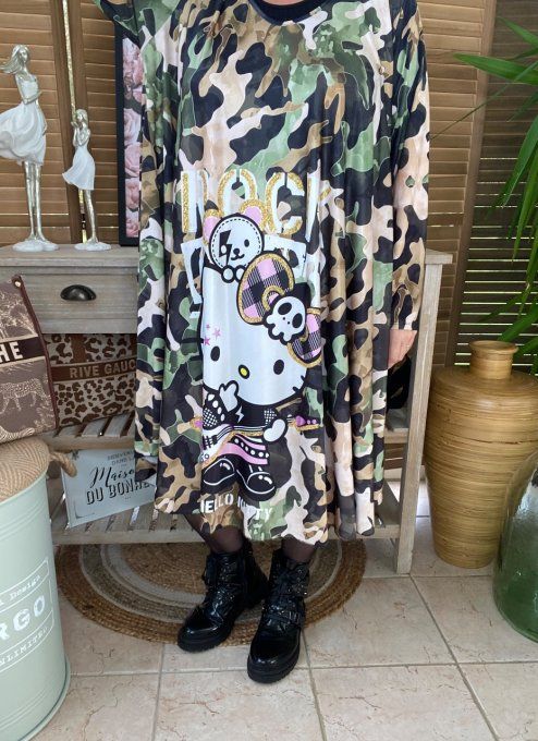 Robe trapèze mi-longue satinée mat camouflage Hello Kitty du 44 au 56/58