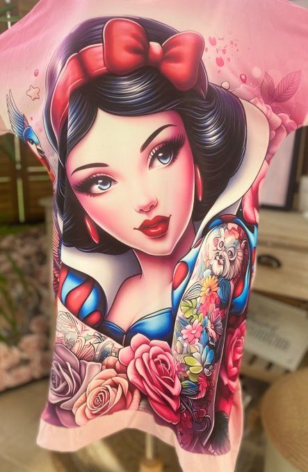 Top à capuche long ou robe courte rose Blanche-Neige Tattoo Girl du 40 au 52