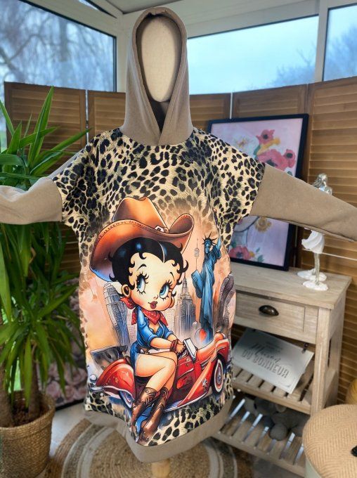 Sweat à capuche long ou robe sweat taupe Léopard Betty Boop country du 40 au 52 