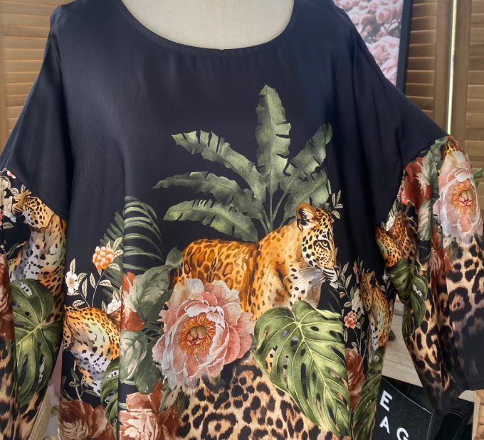 Blouse ample satinée noire Tropical Chic Jungle du 42 au 52