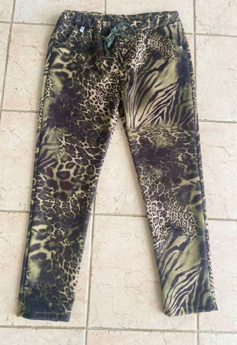 panta jogg (pantalon magique) suédine Kaki Animal crème  du 38 au 46/48