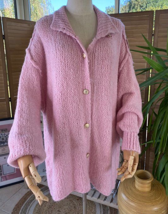 Gilet mohair rose poudré oversize boutons dorés douceur ++++ du 40 au 52/54 