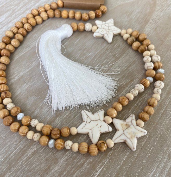 Sautoir étoiles pompon blanc marbré & perles bois bohème chic