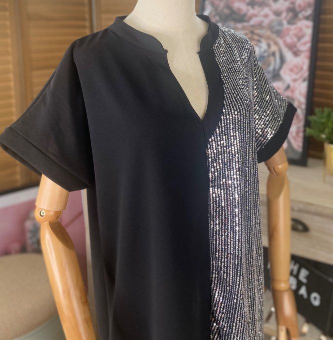 Robe ample noire  et sequins argentés manches courtes  du 40 au 48