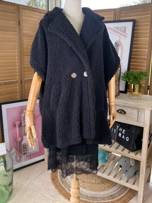 Veste façon poncho oversize moumoute noire douceur ++++ du 40 au 52/54 et +