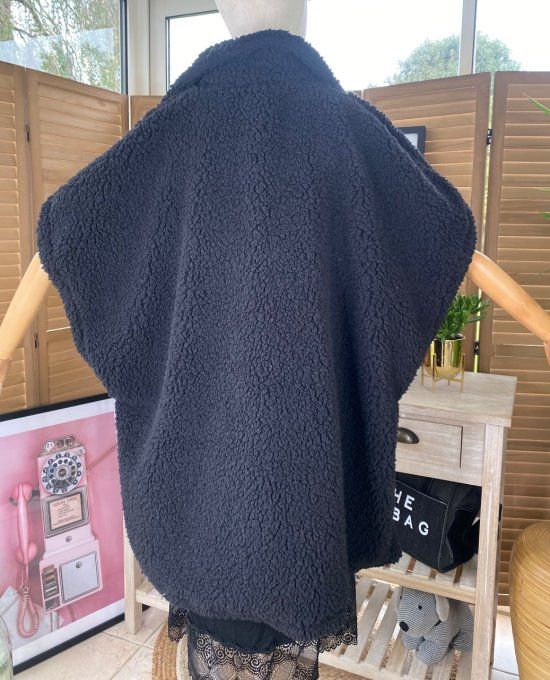 Veste façon poncho oversize moumoute noire douceur ++++ du 40 au 52/54 et +