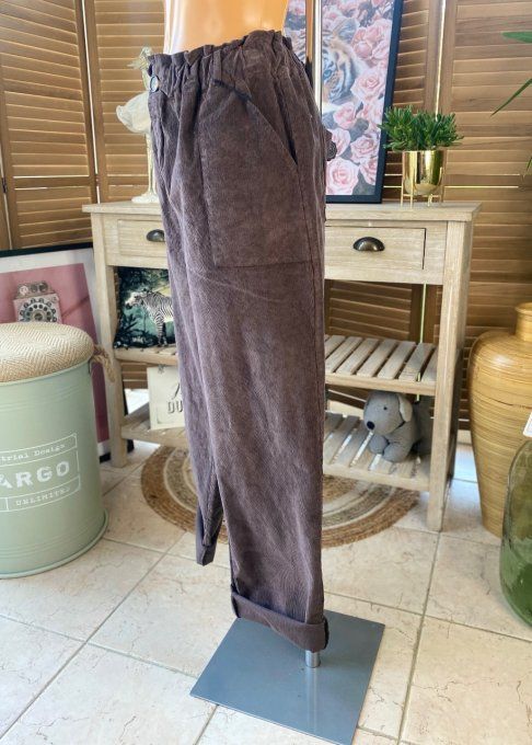 Pantalon coupe Mom velours côtelé chocolat taille haute froncée élastiquée du 40 au 50/52 