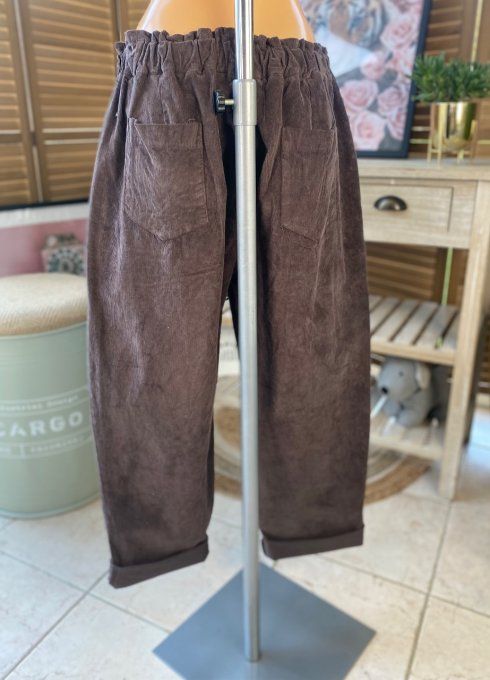 Pantalon coupe Mom velours côtelé chocolat taille haute froncée élastiquée du 40 au 50/52 